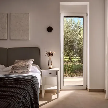 Hora Ionica Villa, Private Pool & 10acre Greenland, By Thinkvilla