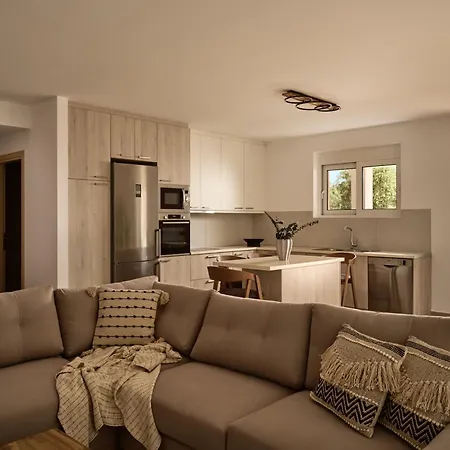 Hora Ionica Villa, Private Pool & 10acre Greenland, By Thinkvilla * Koukounariá