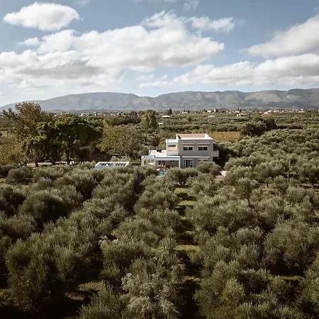 Hora Ionica Villa, Private Pool & 10acre Greenland, By Thinkvilla Vila Koukounariá